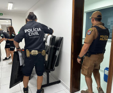 PCPR e PMPR apreendem mais de 100 televisores durante operação em combate ao estelionato em Matinhos