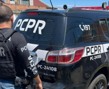 PCPR prende homem em flagrante por maus tratos e resgata animais em Pinhais