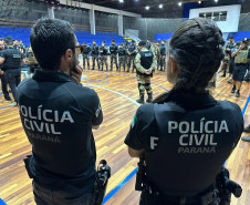PCPR e PMPR prendem oito pessoas e apreendem drogas em operação contra organização criminosa envolvida no tráfico de drogas no Litoral