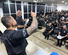 PCPR prende 17 pessoas e apreende drogas, armas e dinheiro em operação contra organização criminosa em Colombo