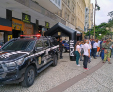 PCPR participa de caminhada em combate ao mosquito da dengue em Curitiba 