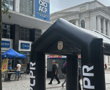 PCPR participa de caminhada em combate ao mosquito da dengue em Curitiba 