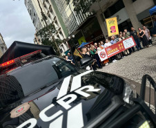 PCPR participa de caminhada em combate ao mosquito da dengue em Curitiba 