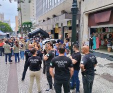 PCPR participa de caminhada em combate ao mosquito da dengue em Curitiba 