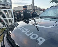 PCPR e PMPR prendem oito pessoas e apreendem drogas em operação contra organização criminosa envolvida no tráfico de drogas no Litoral