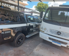 PCPR prende quatro homens e apreende mais de 150 caixas de cigarros em Umuarama 