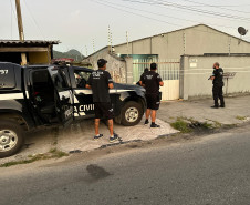 PCPR e PMPR prendem oito pessoas e apreendem drogas em operação contra organização criminosa envolvida no tráfico de drogas no Litoral
