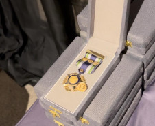 PCPR homenageia servidores com Medalhas de Serviço Policial em Curitiba