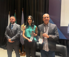 PCPR homenageia servidores com Medalhas de Serviço Policial em Curitiba