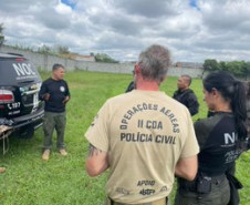 PCPR treina cães farejadores em aeronaves para operações emergência