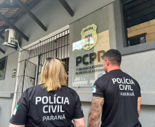 PCPR prende homem em flagrante por manter pássaros em cativeiro e outros crime em Antonina 