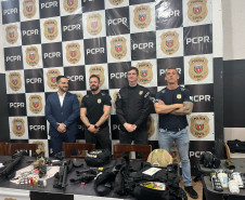PCPR realiza visita guiada pela Delegacia de Furtos e Roubos com estudantes de direito em Curitiba