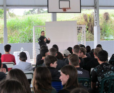PCPR realiza palestras para alunos de colégio estadual em Queimadas 