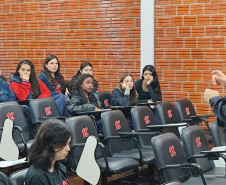 PCPR realiza palestra sobre prevenção ao uso de drogas no Colégio Nobel de Maringá