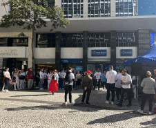 PCPR participa de Caminhada do Bem-Estar de Autocuidado no Centro de Curitiba 