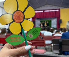 PCPR participa de ação voltada à conscientização e prevenção da violência sexual contra crianças e adolescentes em Arapongas