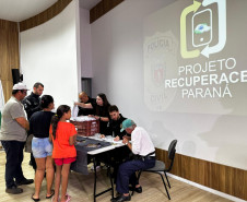 PCPR reúne vítimas para evento de devolução de celulares recuperados em Cascavel