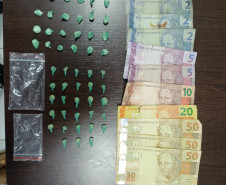 PCPR prende mulher em flagrante por tráfico de drogas em Fazenda Rio Grande