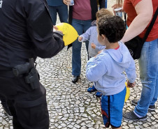 PCPR realiza ação de educação para o trânsito durante evento da prefeitura em Curitiba