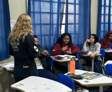 PCPR realiza palestra em escola para alunos do ensino médio sobre o combate de bullying em Rolândia