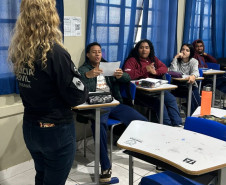 PCPR realiza palestra em escola para alunos do ensino médio sobre o combate de bullying em Rolândia