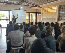 PCPR realiza palestra em escola para alunos sobre segurança, direitos e cidadania no interior de São Jorge do Oeste