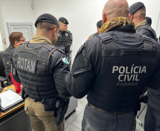 PCPR e PMPR prendem três pessoas em operação no bairro Parolin, em Curitiba