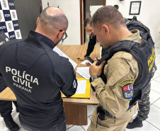 PCPR prende três pessoas em operação contra grupo armado em Foz do Iguaçu