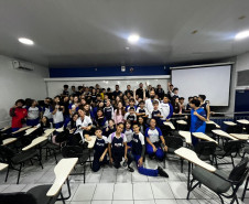 PCPR realiza palestra educativa sobre investigação criminal em escola de Cascavel 