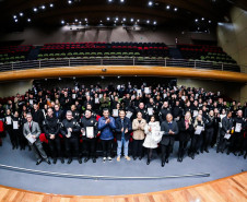 PCPR homenageia 140 servidores com medalhas de serviço policial no Oeste