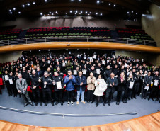 PCPR homenageia 140 servidores com medalhas de serviço policial no Oeste