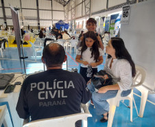 PCPR na Comunidade leva serviços de polícia judiciária para mais de 1,6 mil pessoas em Cândido de Abreu, Jacarezinho e Ponta Grossa 