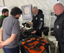 PCPR na Comunidade leva serviços de polícia judiciária para mais de 1,6 mil pessoas em Cândido de Abreu, Jacarezinho e Ponta Grossa 