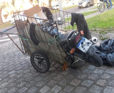 PCPR prende dois homens em flagrante por furto de motocicleta em Curitiba