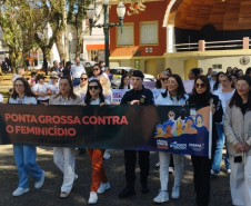 PCPR marca presença na Caminhada do Meio-Dia contra o feminicídio 