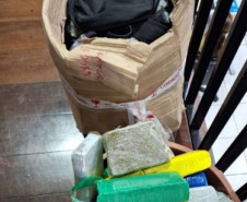 PCPR apreende 327 quilos de maconha gourmet e prende três pessoas por tráfico