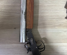 PCPR prende homem em flagrante por posse ilegal de arma de fogo em Pitanga