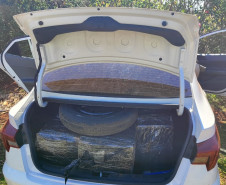 PCPR, PMPR e PRF interceptam veículo com 468 kg de maconha em ação integrada em Santa Terezinha de Itaipu