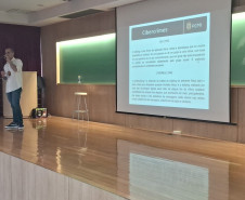 PCPR realiza palestra sobre bullying e o uso de cigarros eletrônicos em Colégio Positivo 