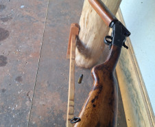 PCPR prende homem por posse ilegal de arma de fogo em Lobato
