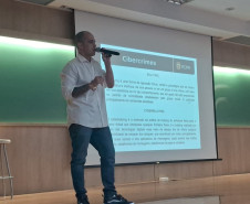 PCPR realiza palestra sobre bullying e o uso de cigarros eletrônicos em Colégio Positivo 