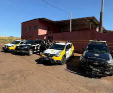 PCPR e PMPR prendem sete pessoas e apreendem mais de 22 mil garrafas de cerveja falsificada em Cambará 