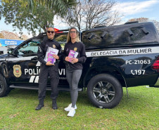PCPR participa de blitz informativa promovida pela Secretaria da Mulher de Foz do Iguaçu
