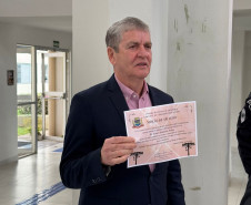 Delegado da PCPR recebe certificado de honra  em Câmara de Vereadores de Araucária