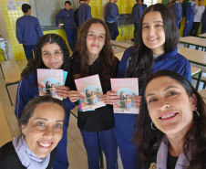 PCPR realiza palestra em escola para adolescentes em Jacarezinho