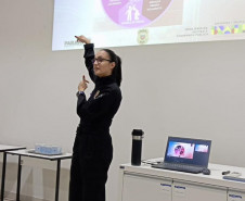PCPR realiza palestras preventivas sobre violência contra a mulher em alusão ao Agosto Lilás em Foz do Iguaçu