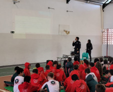 PCPR realiza palestra relacionada a Operação Shamar em escola em Araucária