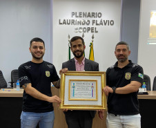 Delegado da PCPR recebe título de Cidadão Honorário em Santo Antônio do Sudoeste