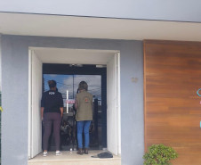 PCPR prende duas pessoas por exercício ilegal da medicina e outros crimes em Curitiba