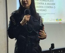 PCPR realiza palestra sobre violência doméstica e familiar contra mulher em escola de Foz do Iguaçu 